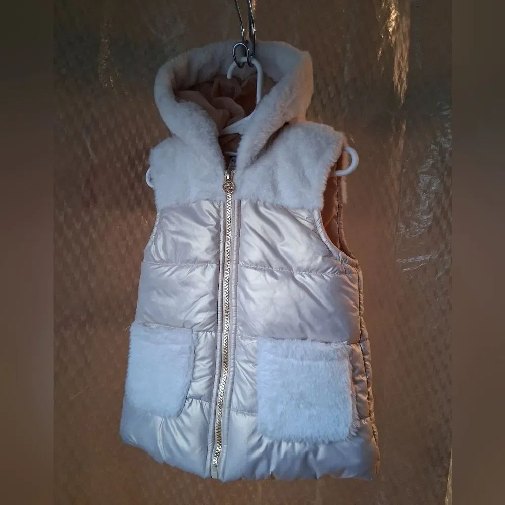Nicole Milller New York Kids Cream Hooded Vest Size 5 Preowned